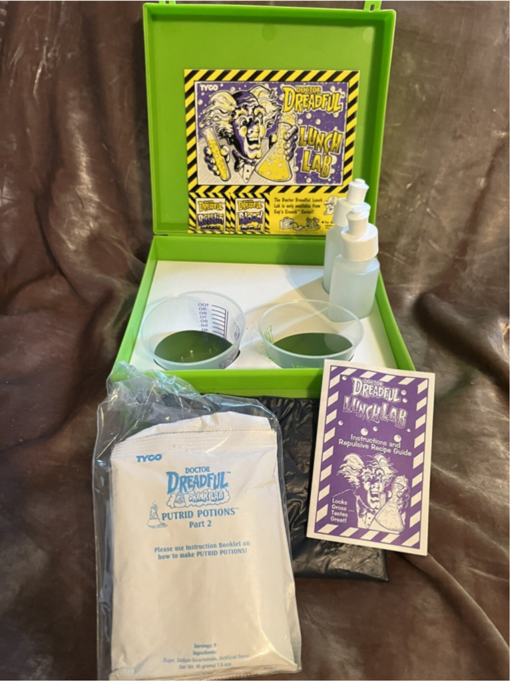 Vintage 1994 Tyco Doctor Dreadful Lunch Lab Box Putrid Potions Cap'n Crunch